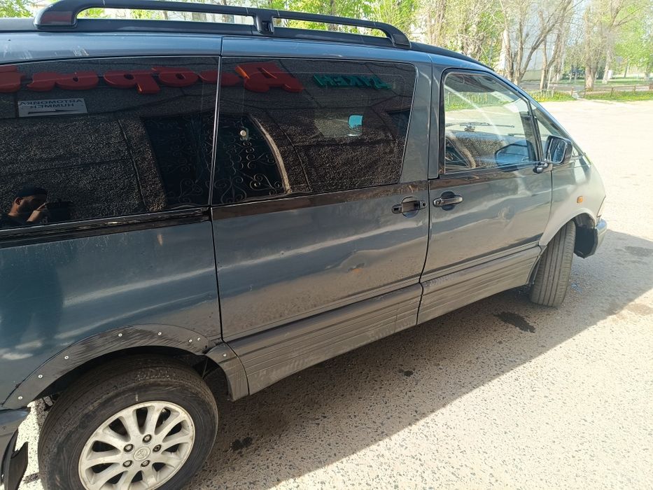 Toyota previa 1993 год