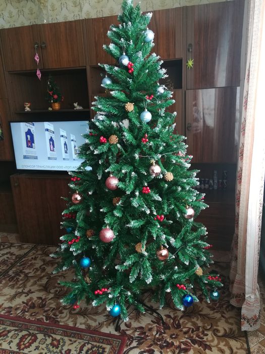 Продам ёлку 1,6 м