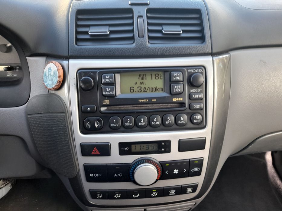 Toyota Avensis Verso  , 7местна