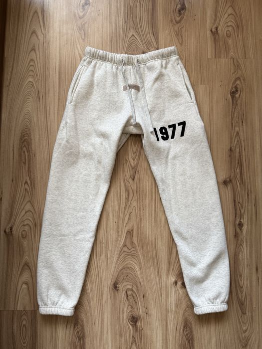 Essentials 1977 долнище
