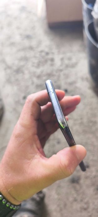 Продавам samsung S21