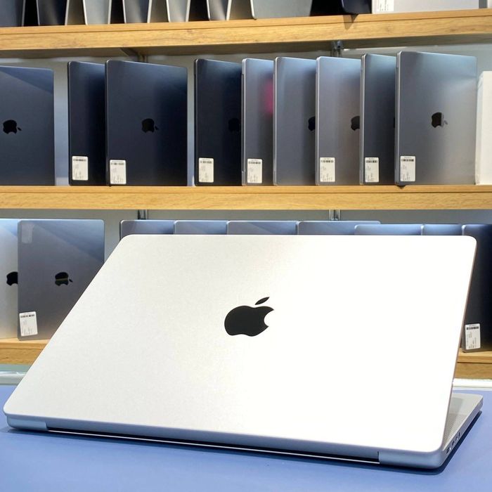MacBook Pro M2 Pro 32RAM