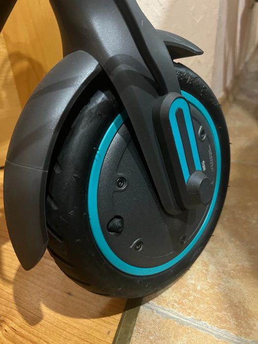 Mi Electric Scooter Pro 2 Mercedes AMG