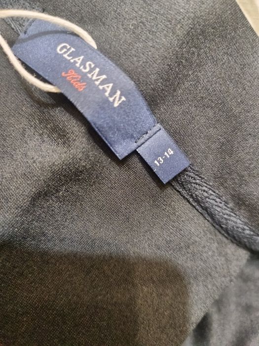 Продам бомбер (школьная кофта) новый