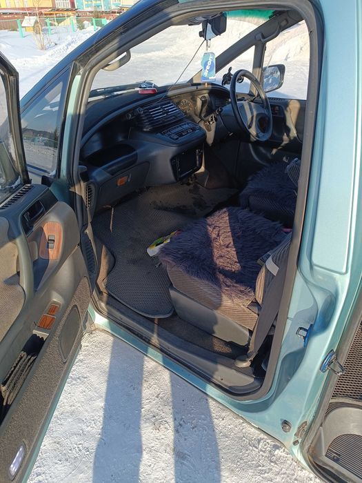 Продам семейный автомобиль