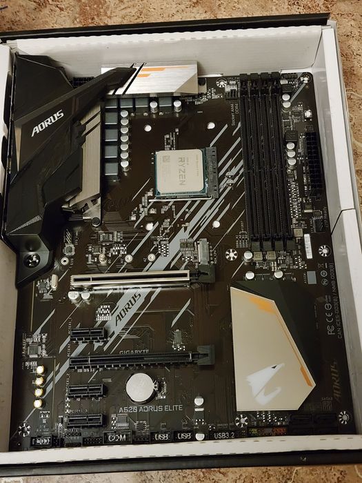 Комплект Ryzen 5 5500 и A520 Aorus Elite Материнская плата и процессор