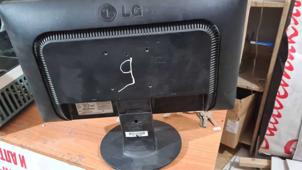 продается мониторы