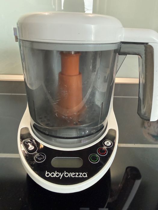 Baby Brezza Food Maker Deluxe за приготвяне на бебешка храна
