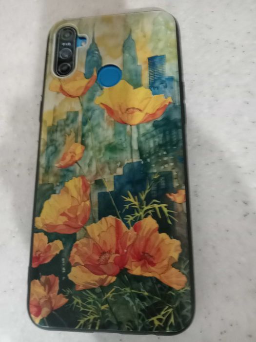 Продаётся мобильный телефон (realme) б/у