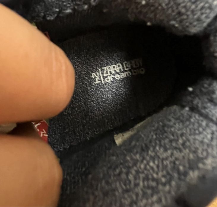 Vand ghetute zara marimea 24