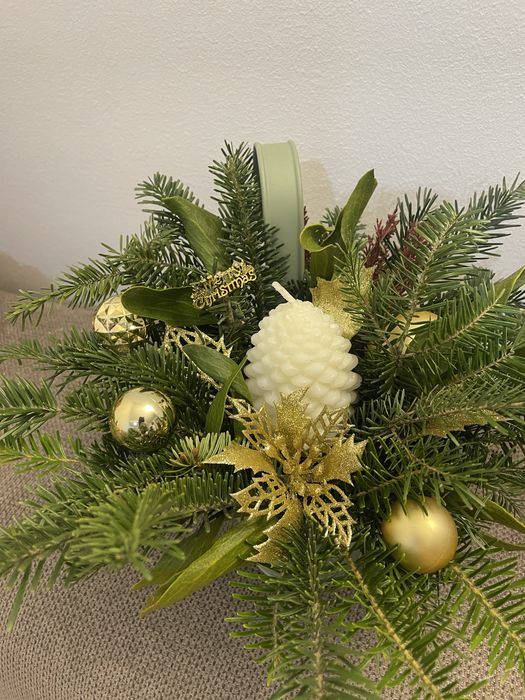 Ornament din brad natural si crengute de vasc