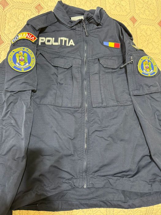 Vând Echipament Politie