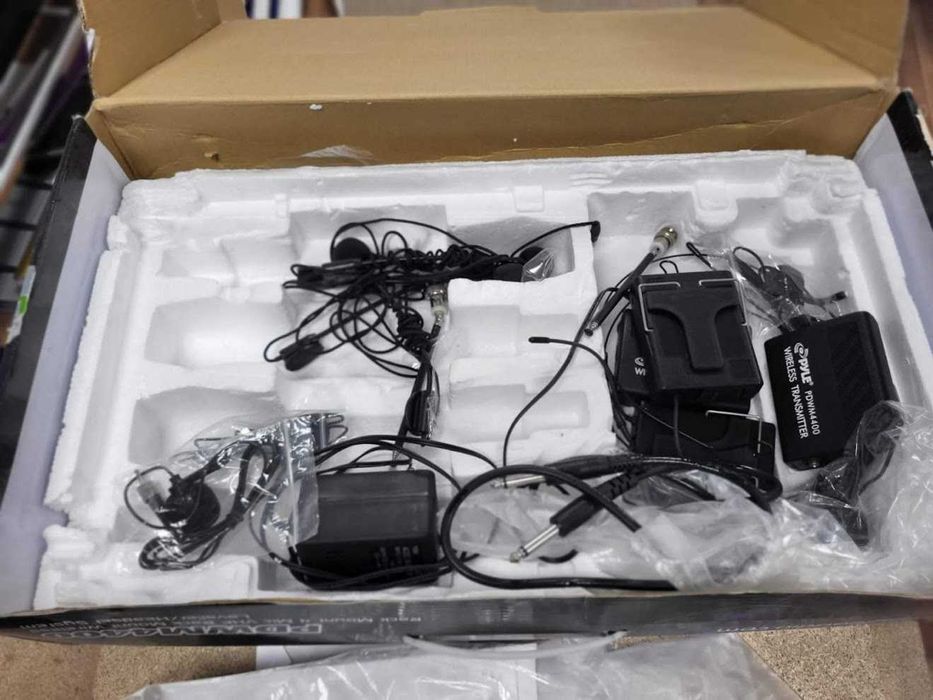 Vând set complet Pyle PDWM4400 - sistem profesional wireless VHF cu 4 canale 700 lei