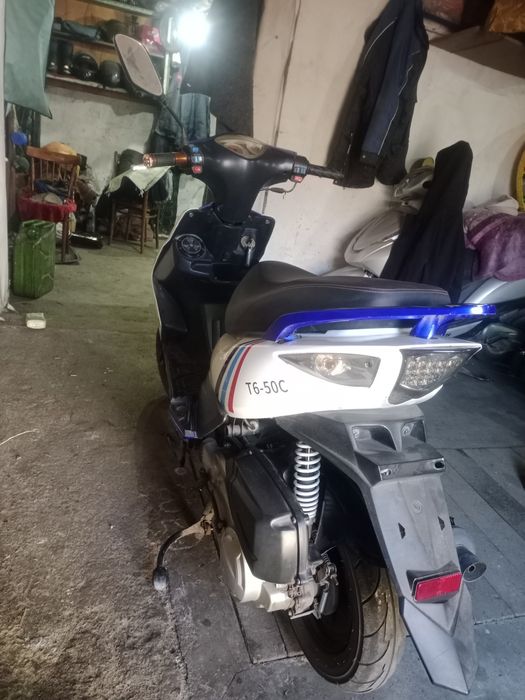 Продам скутер 50 кубов