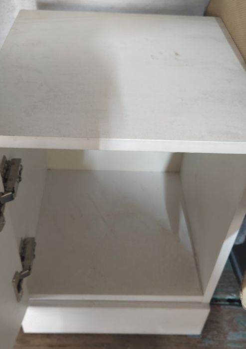 Прикроватная тумбочка