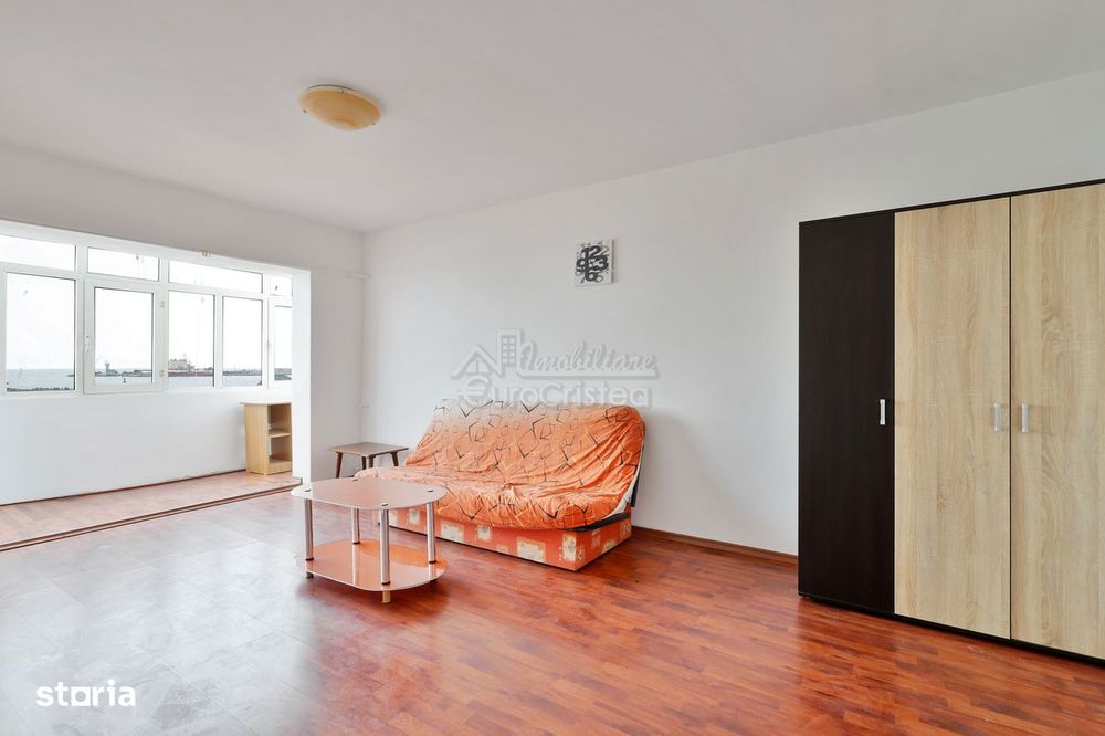 Apartament în Mangalia, Vedere panoramică către Portul Turistic