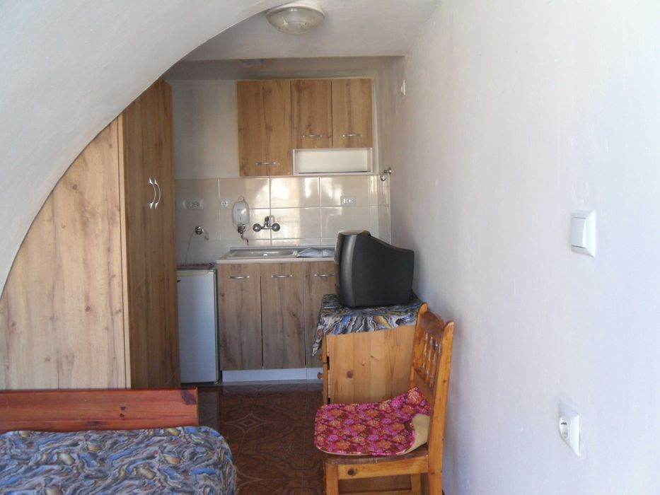 Дава се под наем Ателие в Несебър - 13 кв.м за 102 € - Снимка #7