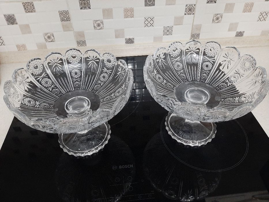 Вазы стеклянные 2 шт.