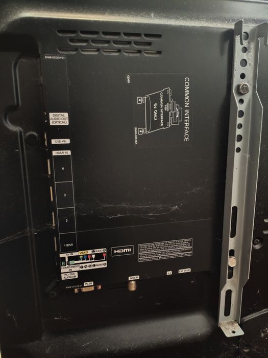 Продам телевизор Samsung UE32D4000