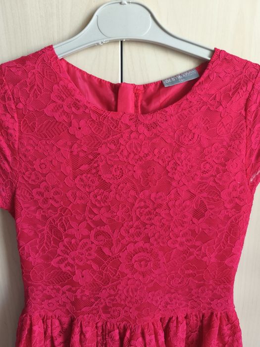 Дантелена червена рокля р-р 146