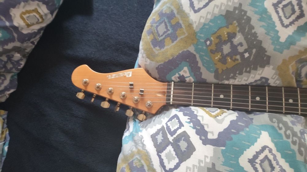 Dimavery стратокастер