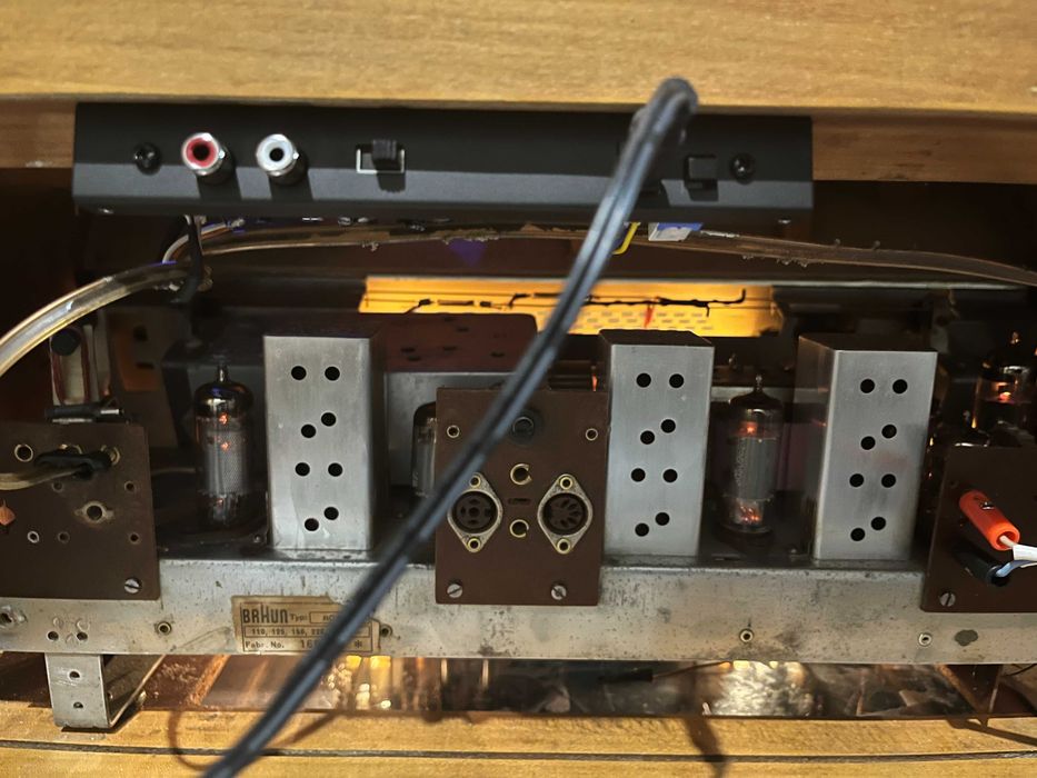 Braun  PKG  5-81  radio/pickup  stereo  pe   lampi