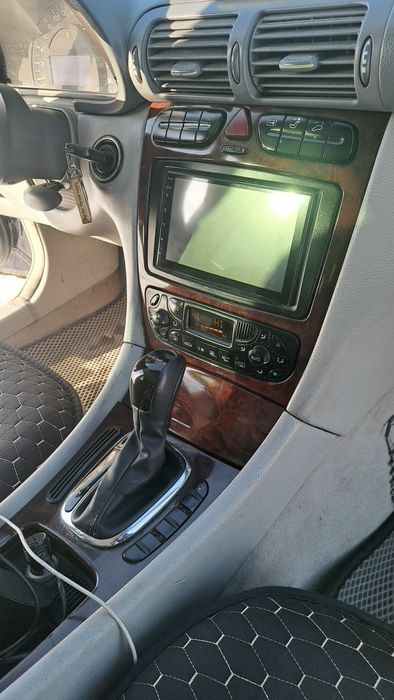 Продаю мерседес с180