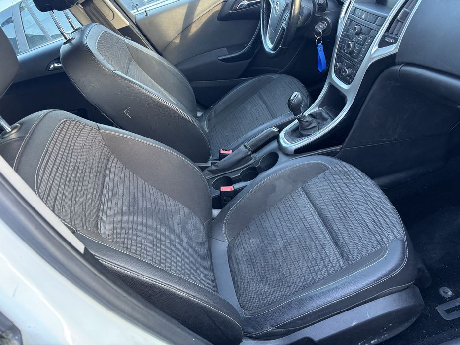 Interior  semipiele + textil  opel astra  j facelift 2018