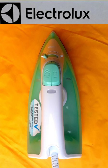 Fier pentru calcat ELECTROLUX 2200 W NOU - 120 Lei