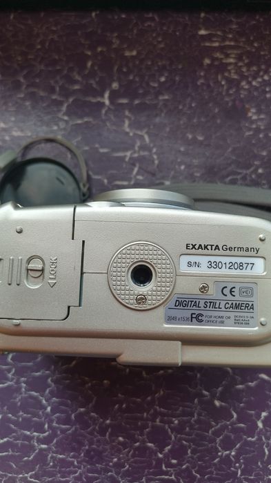 Фотоапарат Ехакта с камера