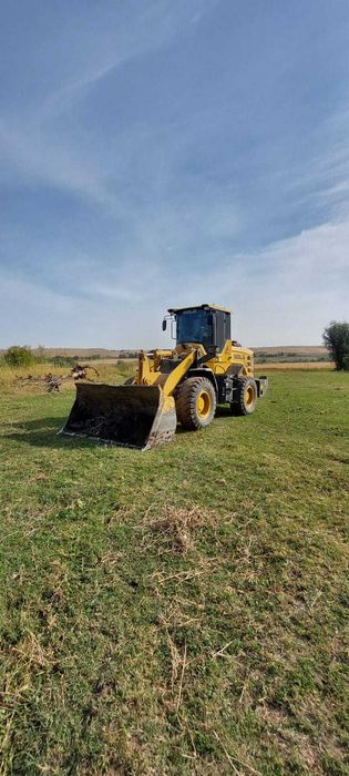 Услуги Фронтальный погрузчик, обьем ковша 2, 1 куб
Грузоподьемность 3
