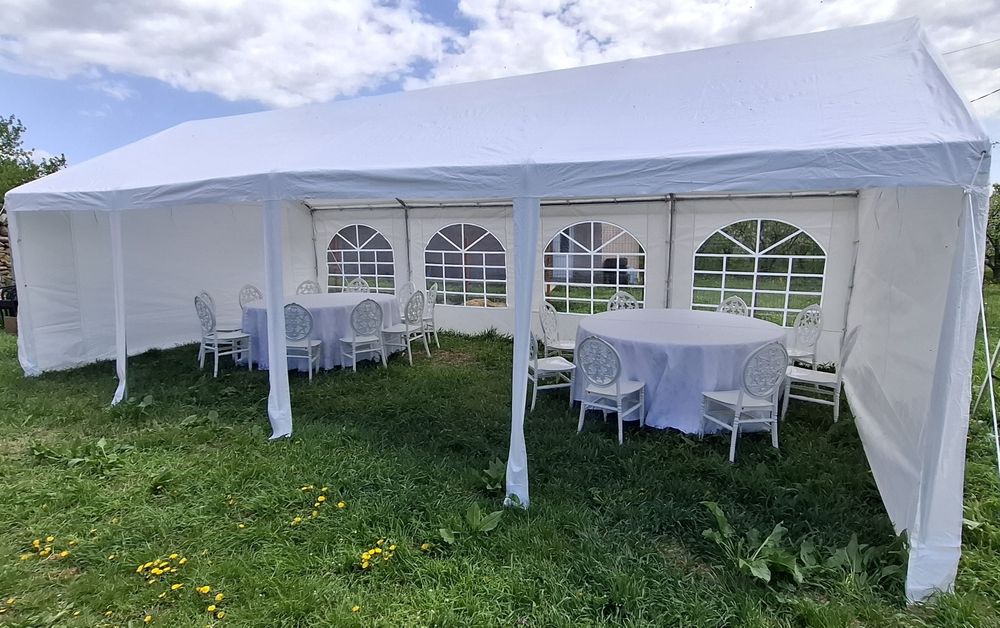 Inchiriez cort si decorațiuni