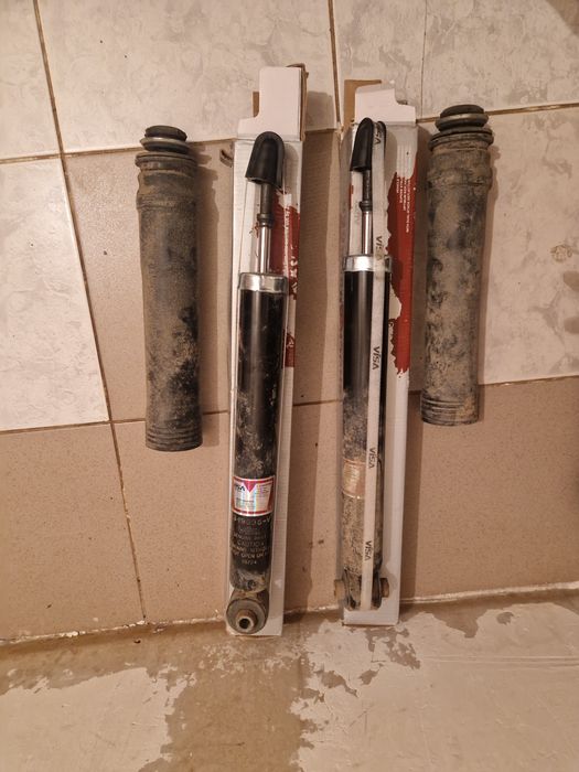 Продам армотизаторы торг