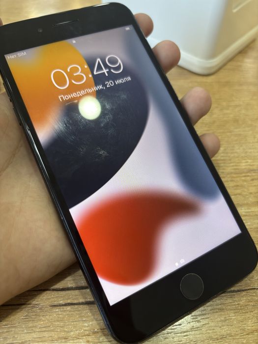 Продам Айфон 7+