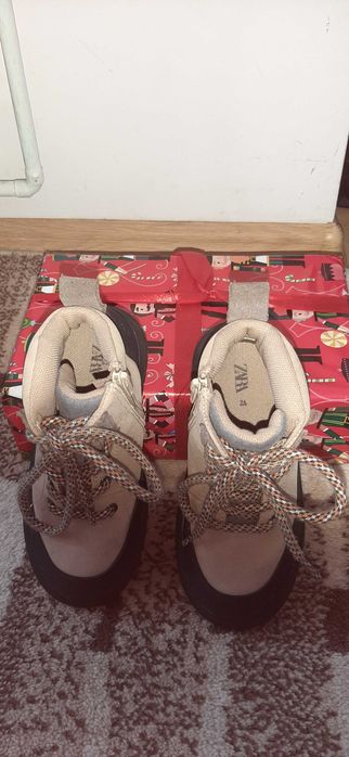 Vand ghete Zara baietei marimea 26