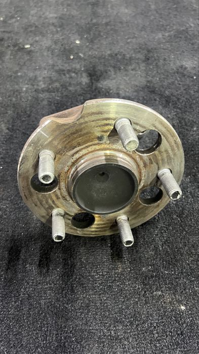 Задняя ступица Тойота Альфард 2005