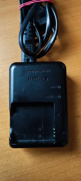 Оригинално Зарядно за фотоапарат канон NB-4L,NB-8L