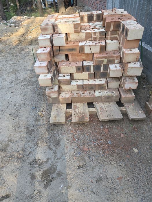 Кирпич  на поддоне