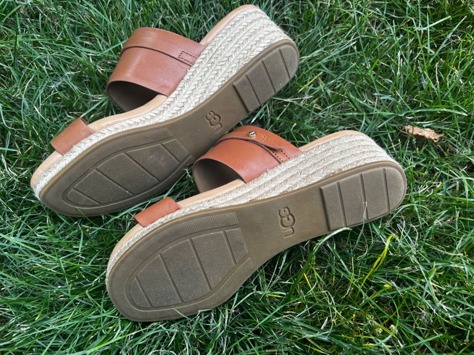 Страхотни  чехли UGG