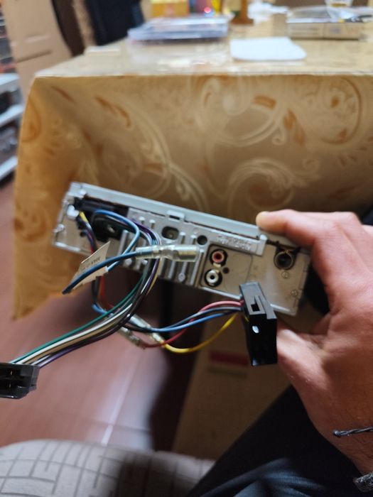 Alpine CDE-9803R и Sony DSX-A42UI