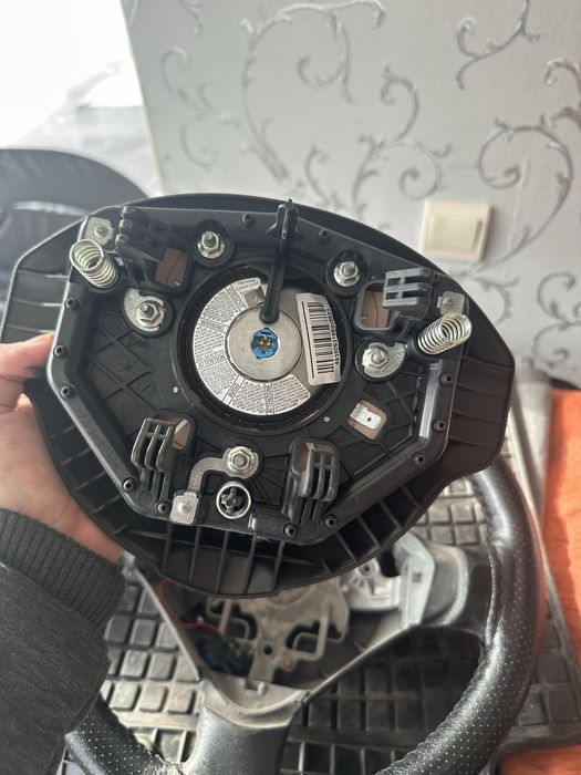 Продавам волан с AirBag от PEUGEOT