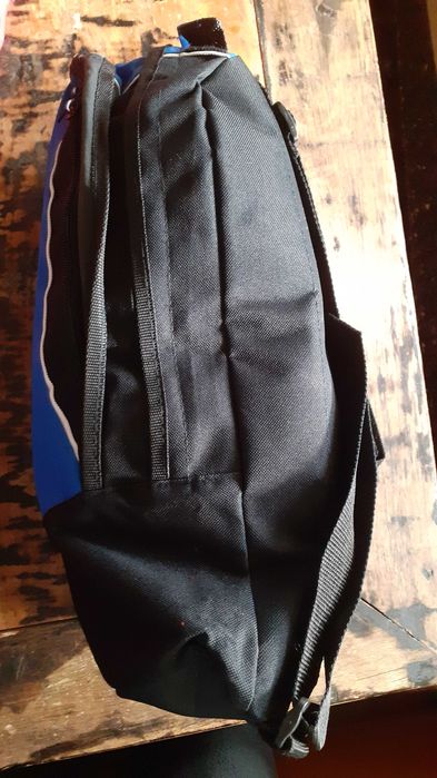 раница ученическа от плътен промазан плат, чисто нова внос от Холандия