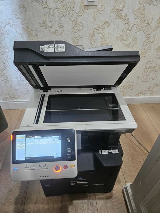 Multifunctionala Konica Minolta alb negru 4052 A4