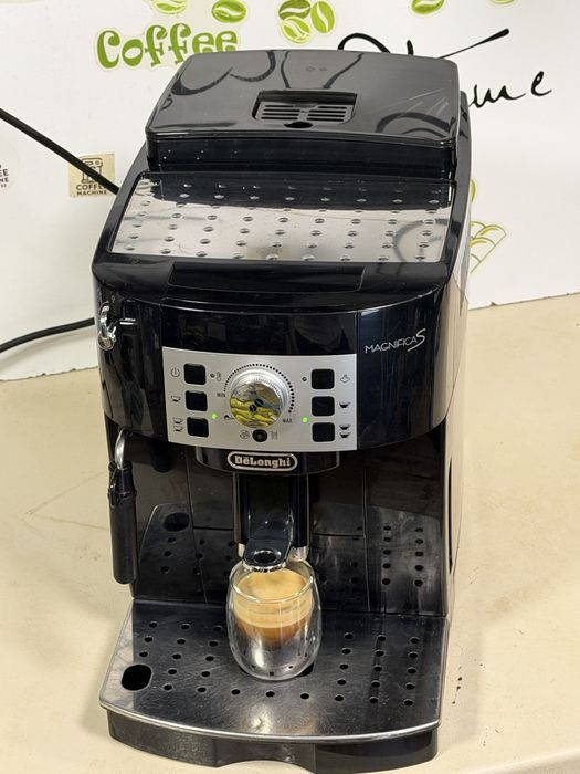 Кафемашина кафе автомат delonghi magnifica S  с гаранция