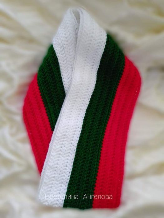 Шал трибагреник "България"