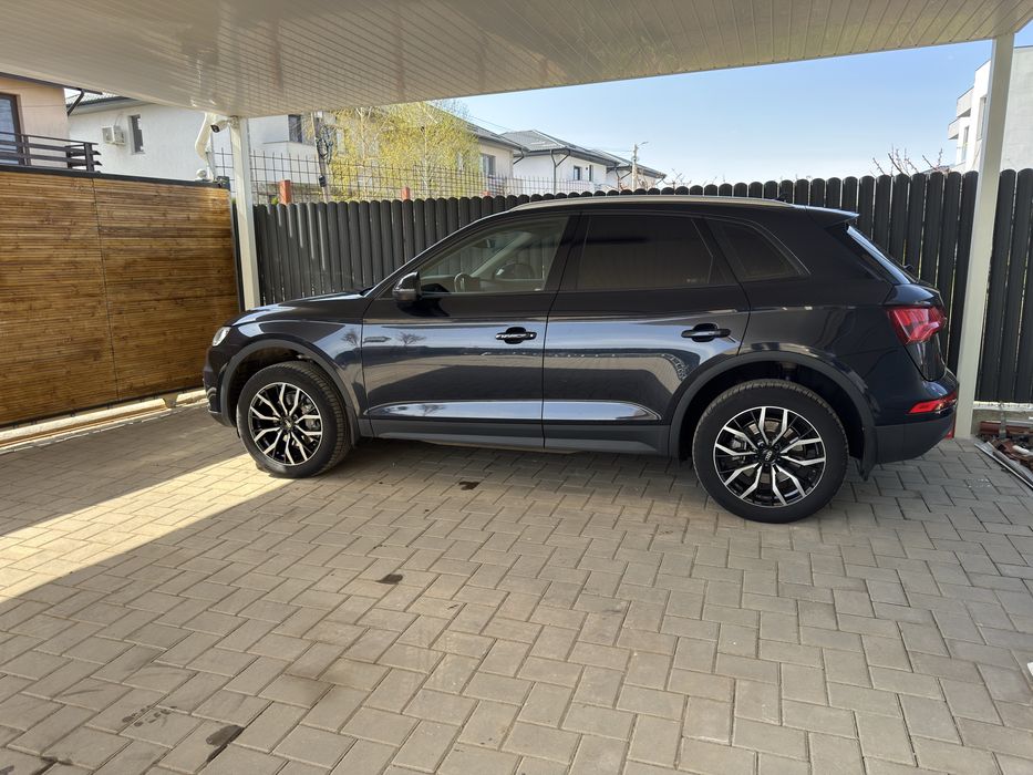 Audi Q5  -72000-!! km-reali