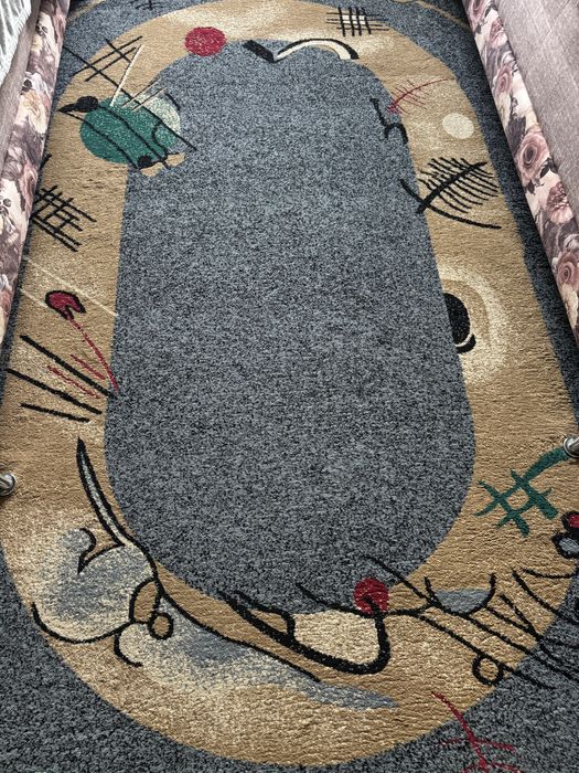 Продам ковер в отличном состоянии