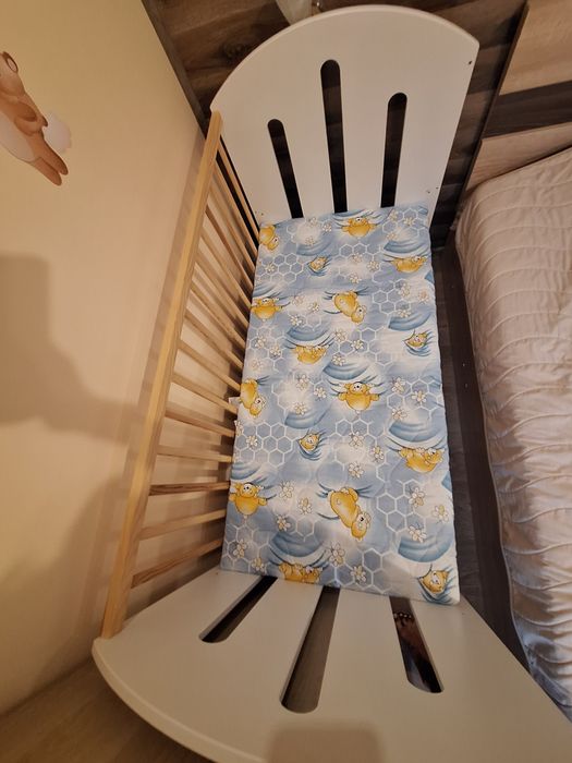 Бебешко дървено легло