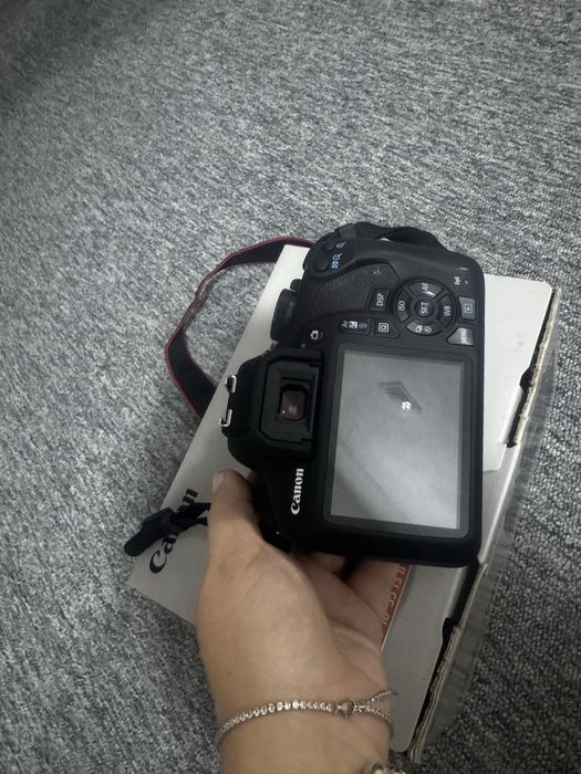 Aparat foto nou