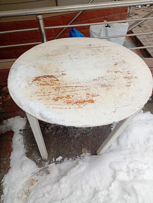 Стол круглый деревянный